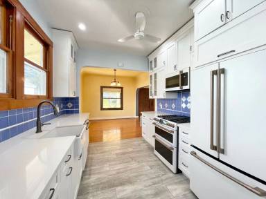 Main picture of 4941 10th Ave