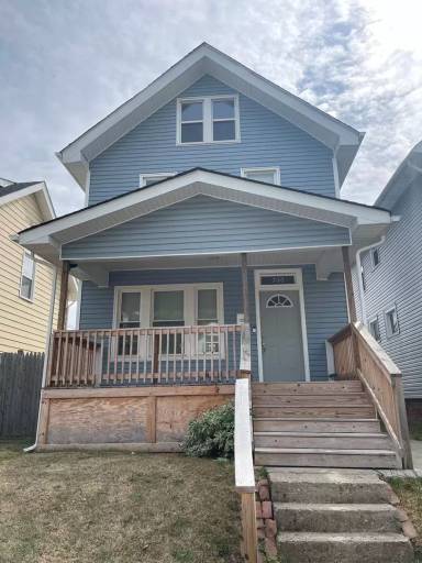 Main picture of 735 Siebert St