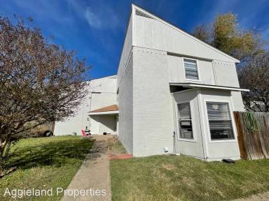 Main picture of 1425 Hawk Tree Dr