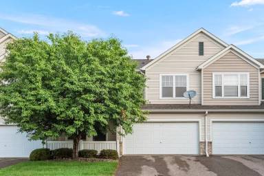 Main picture of 5020 Holly Ln N