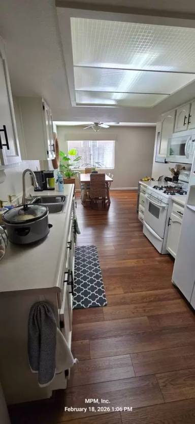 Main picture of 1830 Kings Dr