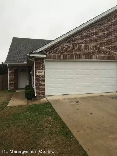 Main picture of 1606 Yucca St