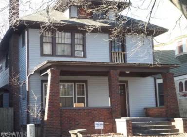 Main picture of 345 Richard Ter SE