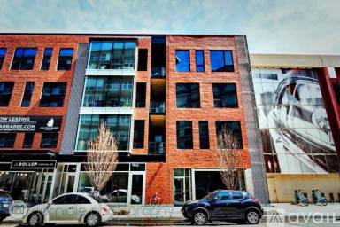 Main picture of 847 N Larrabee St
