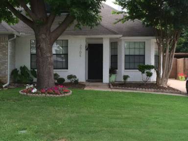 Main picture of 2704 Newkirk Ct