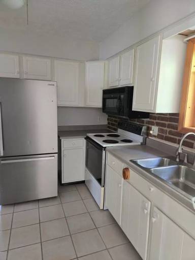 Main picture of 65 Wicklow Dr