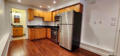 Main picture of 635 Clayton St