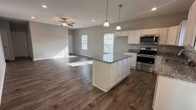 Main picture of 461 S Longbranch Dr