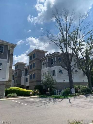 Main picture of 7922 Shore Dr
