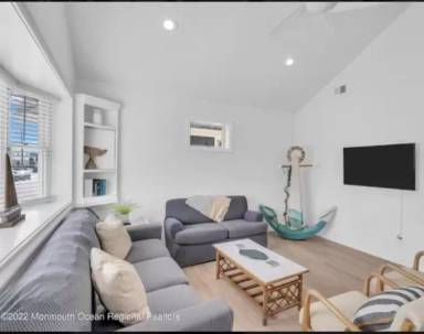 Main picture of 638 Redmond Ave