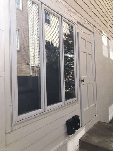 Main picture of 312 S Wayne St