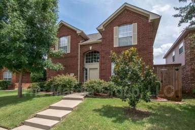 Main picture of 3917 Creek Hollow Way