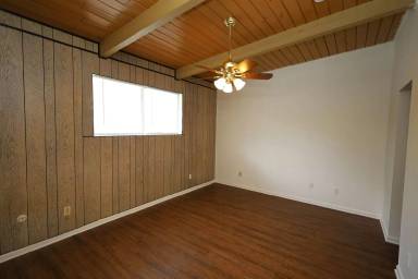 Main picture of 207 E Moore St