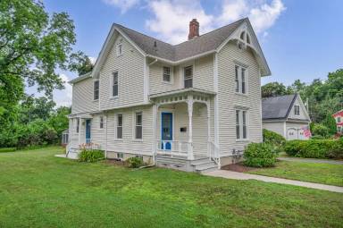 Main picture of 10 Church St