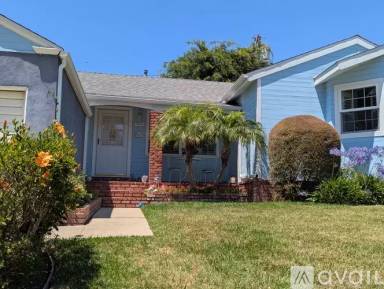 Main picture of 7621 Kittyhawk Ave