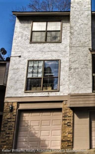 Main picture of 1400 E Bayou Pkwy