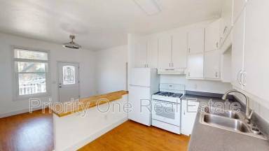 Main picture of 1931 J St