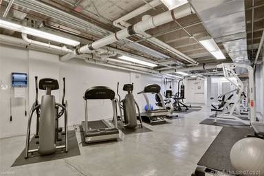 Main picture of 8101 Biscayne Blvd