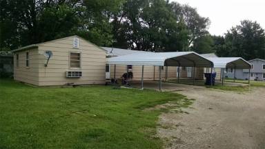 Main picture of 213 N Iowa St