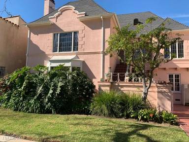 Main picture of 439 S Maple Dr