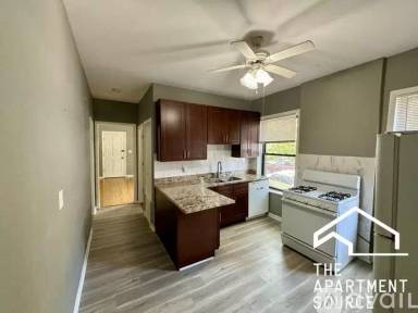 Main picture of 3138 W Schubert Ave