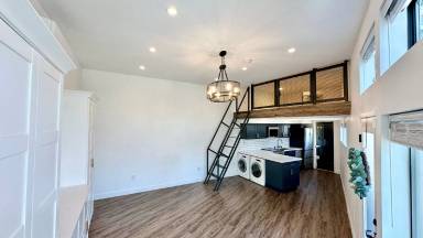 Main picture of 6029 Market St