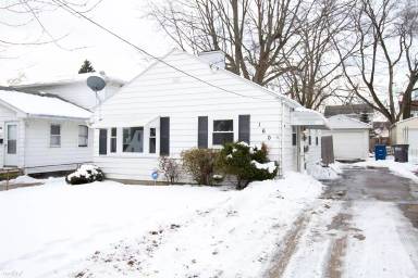 Main picture of 160 Eldred Ave