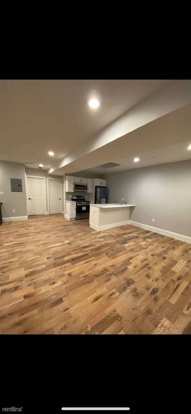 Main picture of 70 W Eagle St