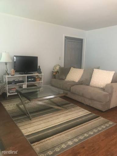 Main picture of 213 Hillsboro Pl
