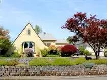 Main picture of 326 W Riverside Dr