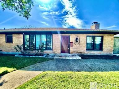 Main picture of 611 Wilshire Pl