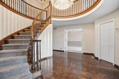 Main picture of 206 Scarborough Ct
