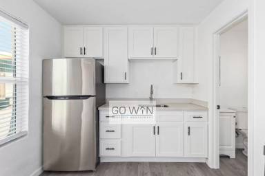 Main picture of 2412 E Monroe St Apartments