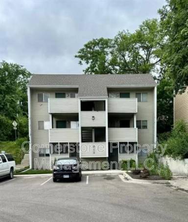 Main picture of 913 Michigan St