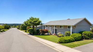 Main picture of 13400 SE 43rd Pl