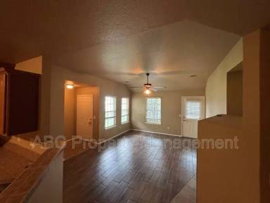 Main picture of 2810 W Wildwood Dr