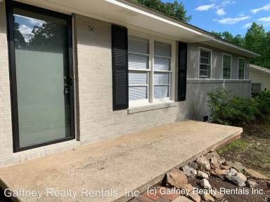 Main picture of 415 Pine St