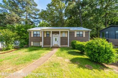 Main picture of 105 Lewis Dr
