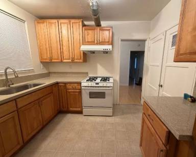 Main picture of 1554 Prospect Ave