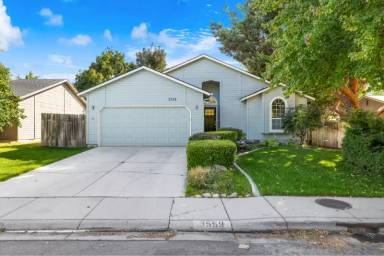 Main picture of 3559 E Muleskinner Dr