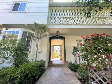 Main picture of 2026 Argyle Ave