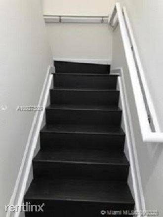 Main picture of 290 NW 109th Ave