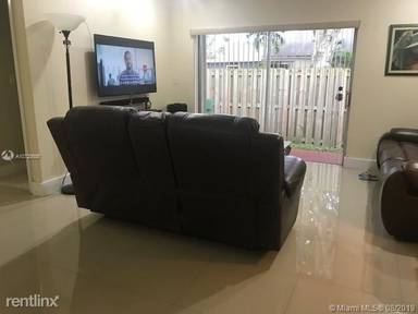 Main picture of 8575 NW 193rd Ln