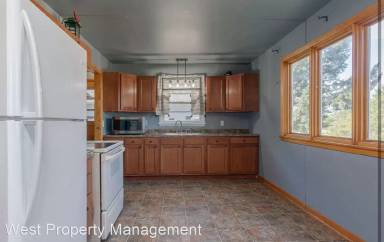 Main picture of 338 8th Ave W