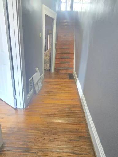 Main picture of 228 W Jackson St