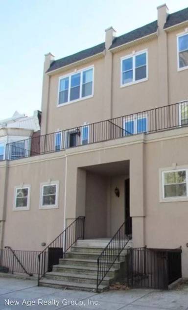 Main picture of 5108 Spruce St