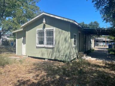 Main picture of 611 Elesa St