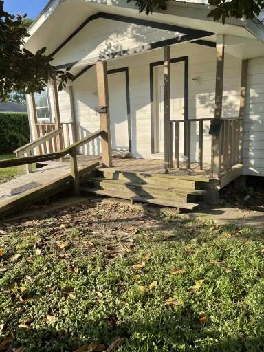 Main picture of 3232 Cleveland Ave