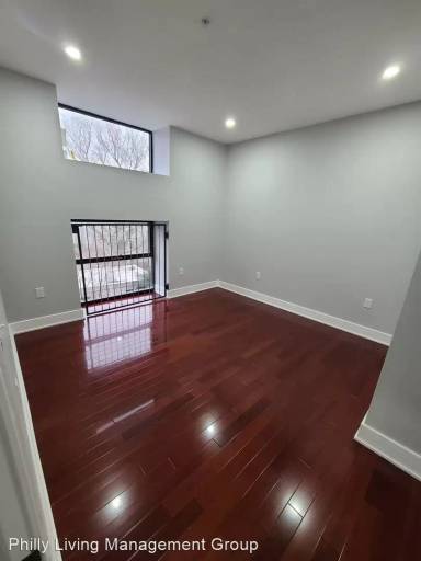 Main picture of 306 Richmond St