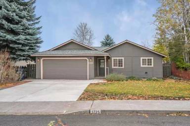Main picture of 1725 NE Meerkat Ave